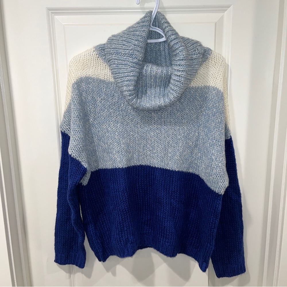 new w/tag MOON & MADISON turtle neck knit pullover sweater SZ L navy/blue/white